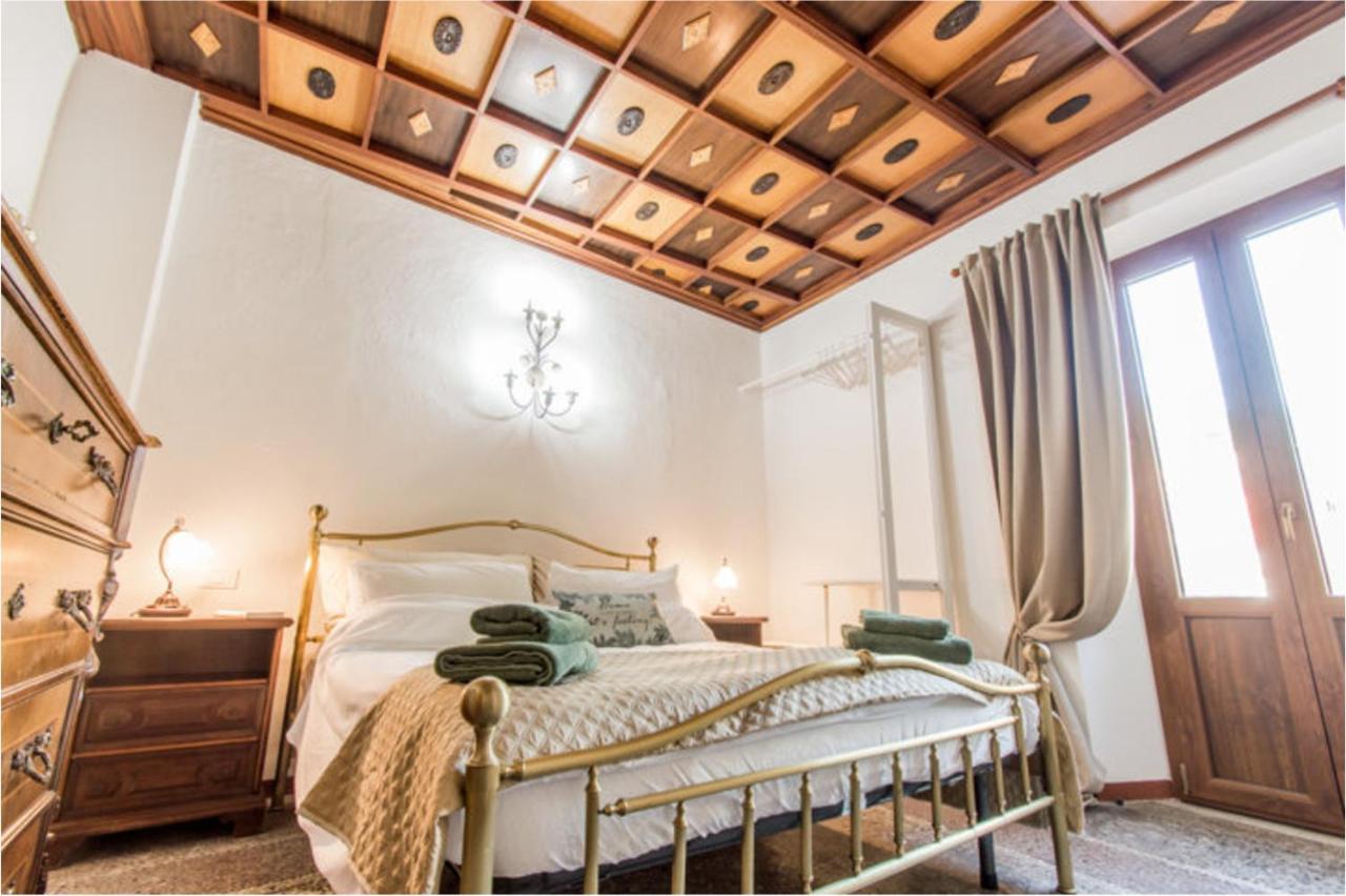 Monti Guesthouse Monti di Licciana Nardi Bagian luar foto