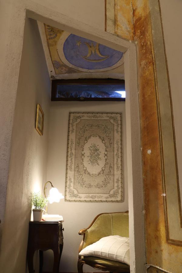 Monti Guesthouse Monti di Licciana Nardi Bagian luar foto
