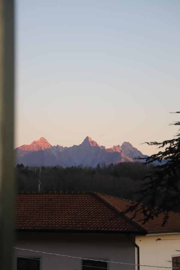 Monti Guesthouse Monti di Licciana Nardi Bagian luar foto