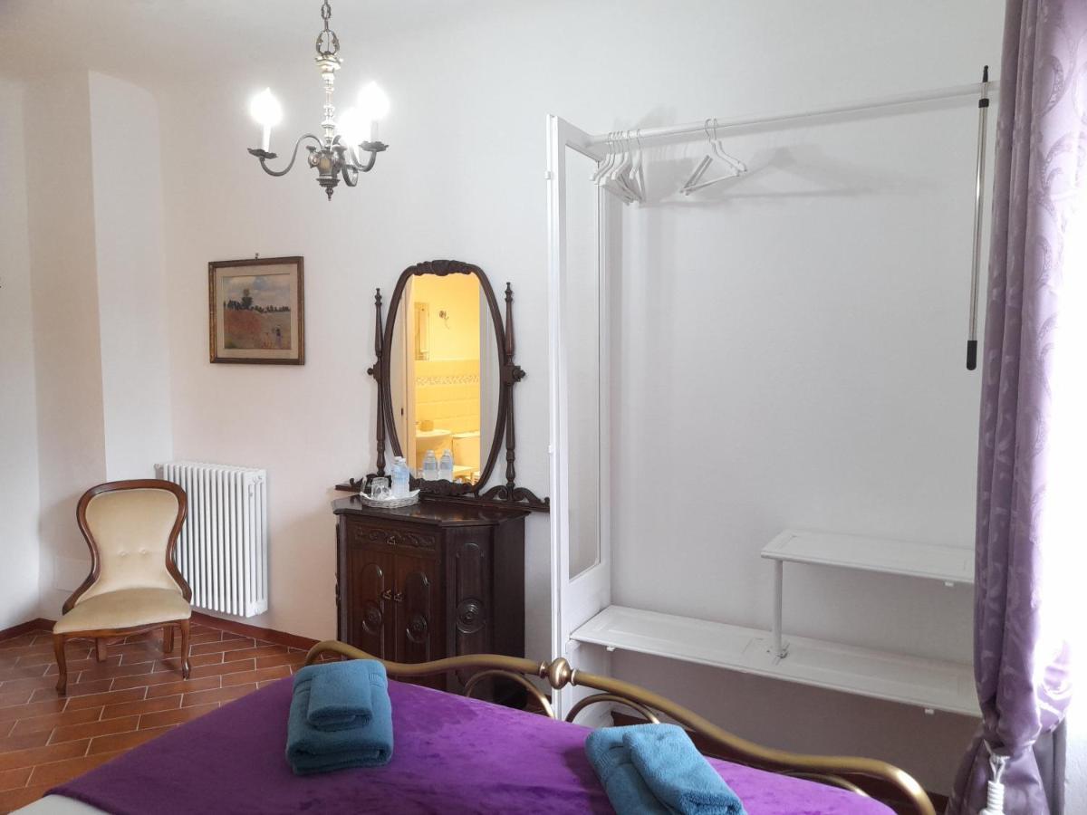 Monti Guesthouse Monti di Licciana Nardi Bagian luar foto