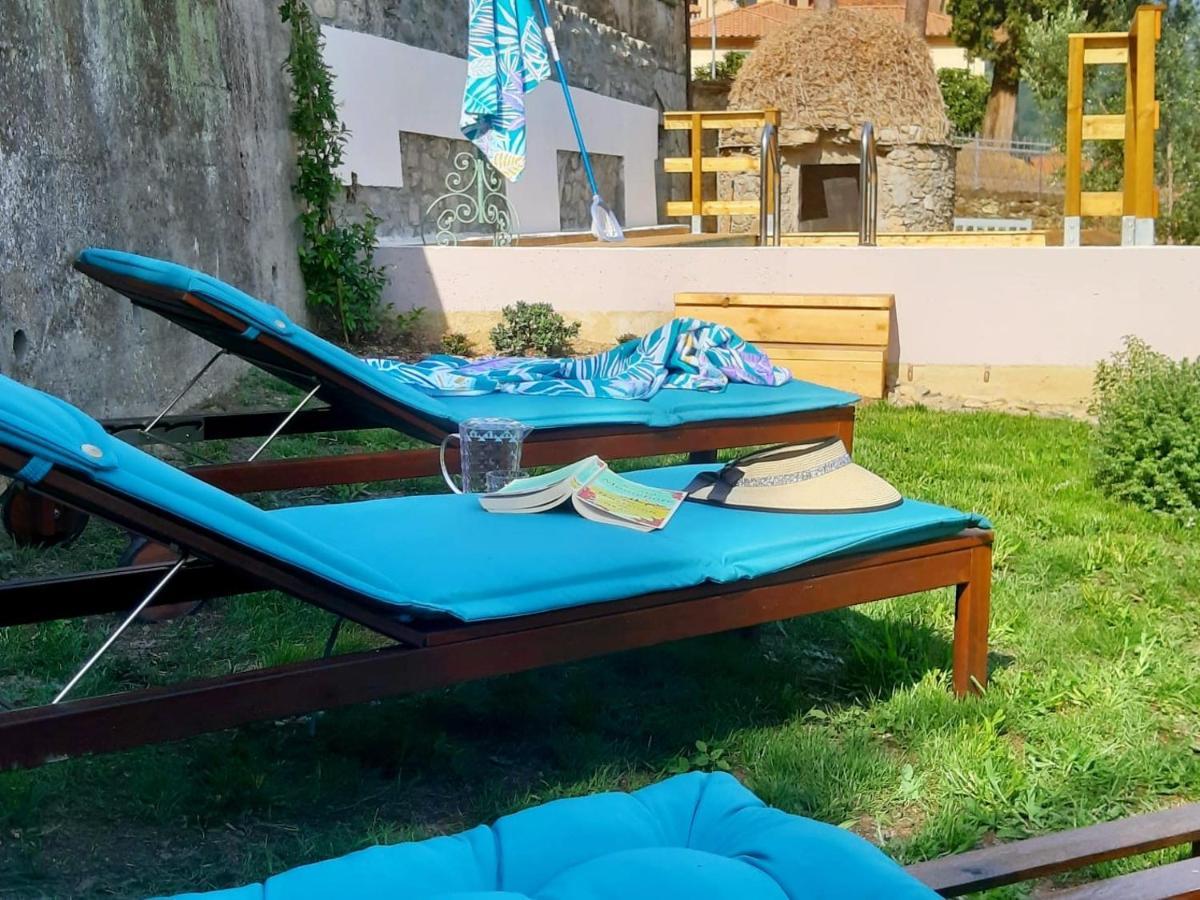 Monti Guesthouse Monti di Licciana Nardi Bagian luar foto